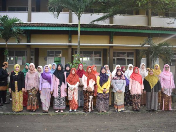 Peringatan Hari Kartini SMK Ma'arif NU 2 Ajibarang Tahun 2019