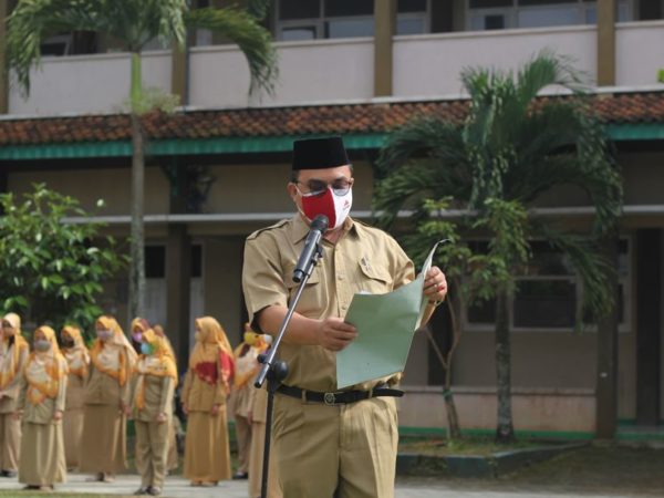 Menjadi Indonesia yang Tumbuh dan Tangguh melalui Upacara Bendera Hari Kemerdekaan di Sekolah